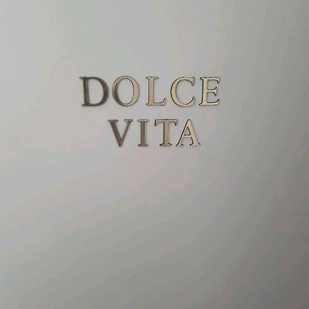 Le Dolce Vita - Centre Historique, Proche Toutes Commodites, Stationnement Aise, Wifi-Netflix 尼奥尔 外观 照片