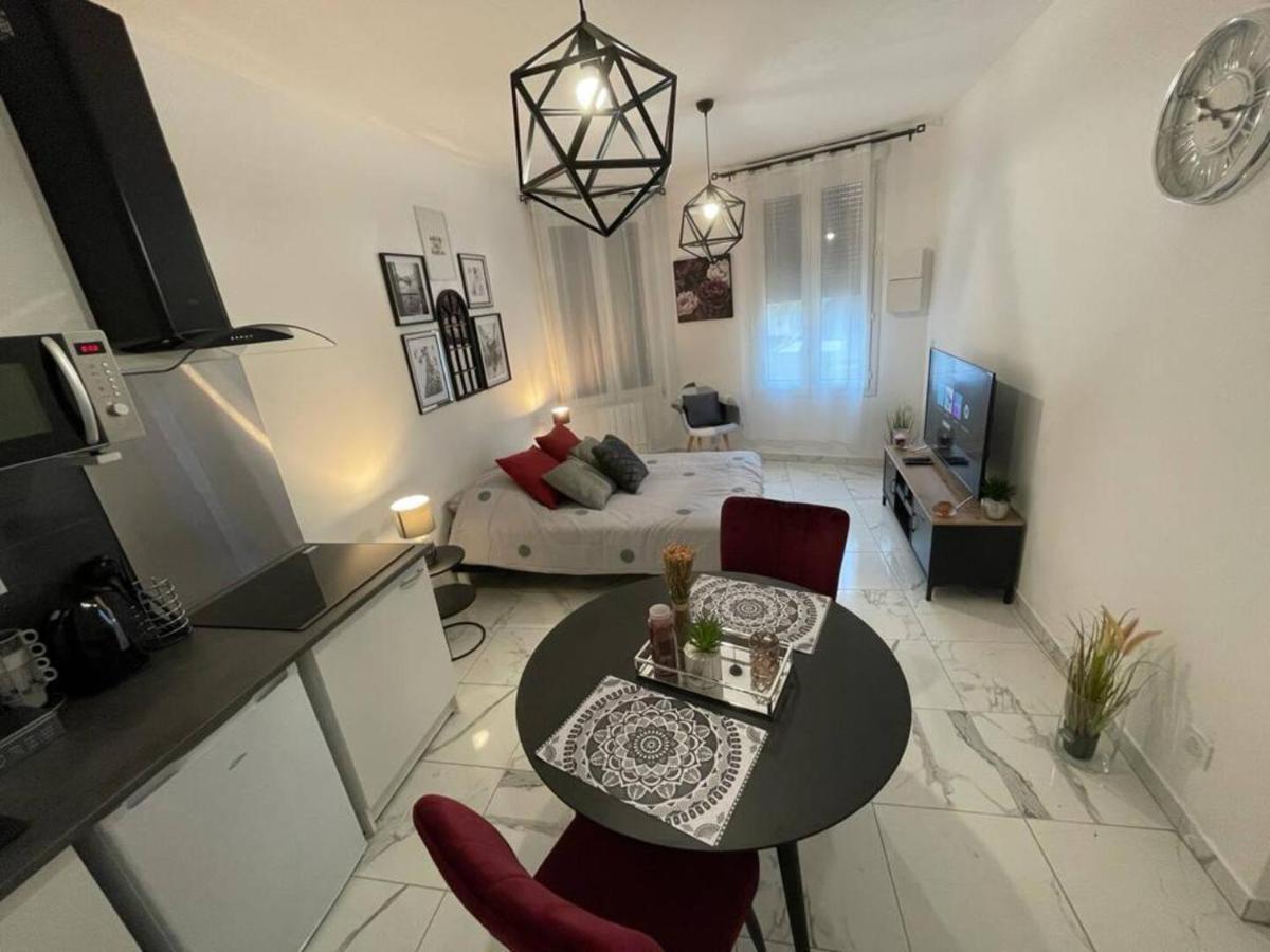 Le Dolce Vita - Centre Historique, Proche Toutes Commodites, Stationnement Aise, Wifi-Netflix 尼奥尔 外观 照片