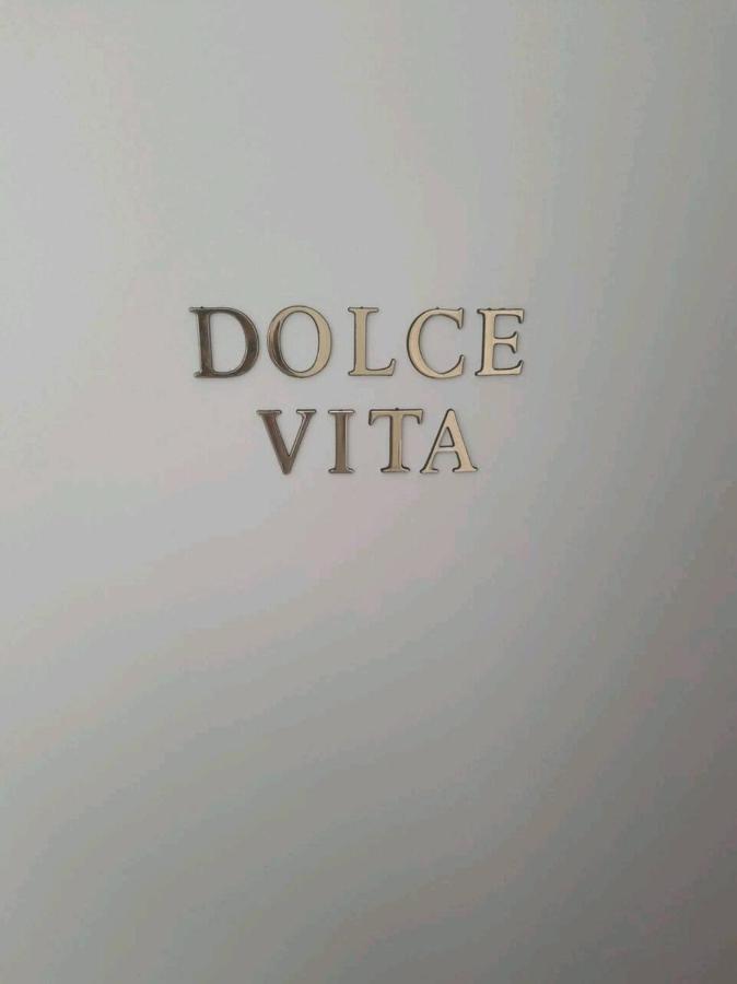 Le Dolce Vita - Centre Historique, Proche Toutes Commodites, Stationnement Aise, Wifi-Netflix 尼奥尔 外观 照片